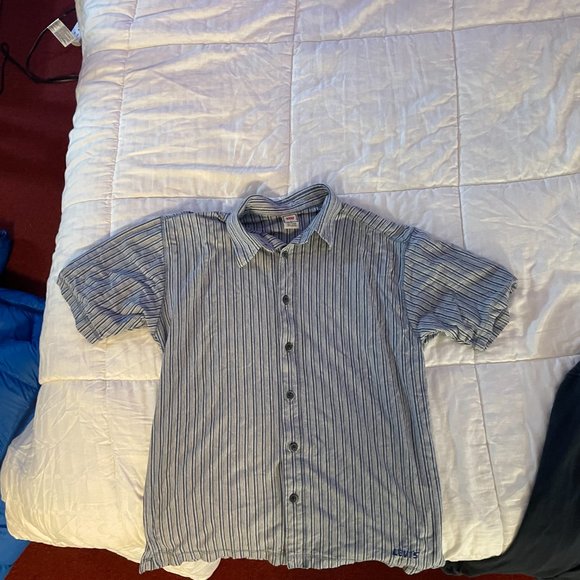 Levi's Large dark blue and blue button up - Picture 3 of 4